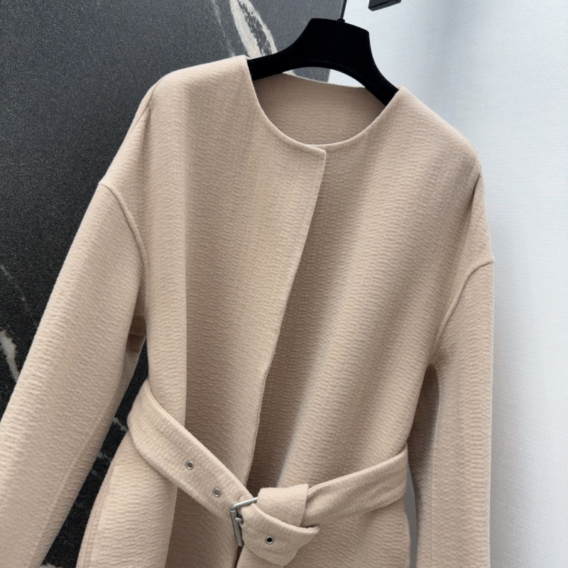 chr1st1an D10r outwear